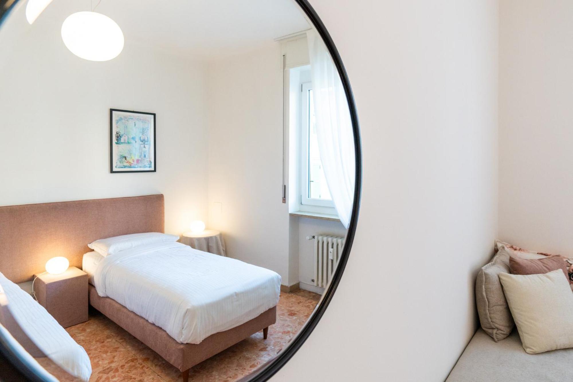 Domus Verona - Elegante Residenza Con Affaccio Su Porta Leoni Camera foto